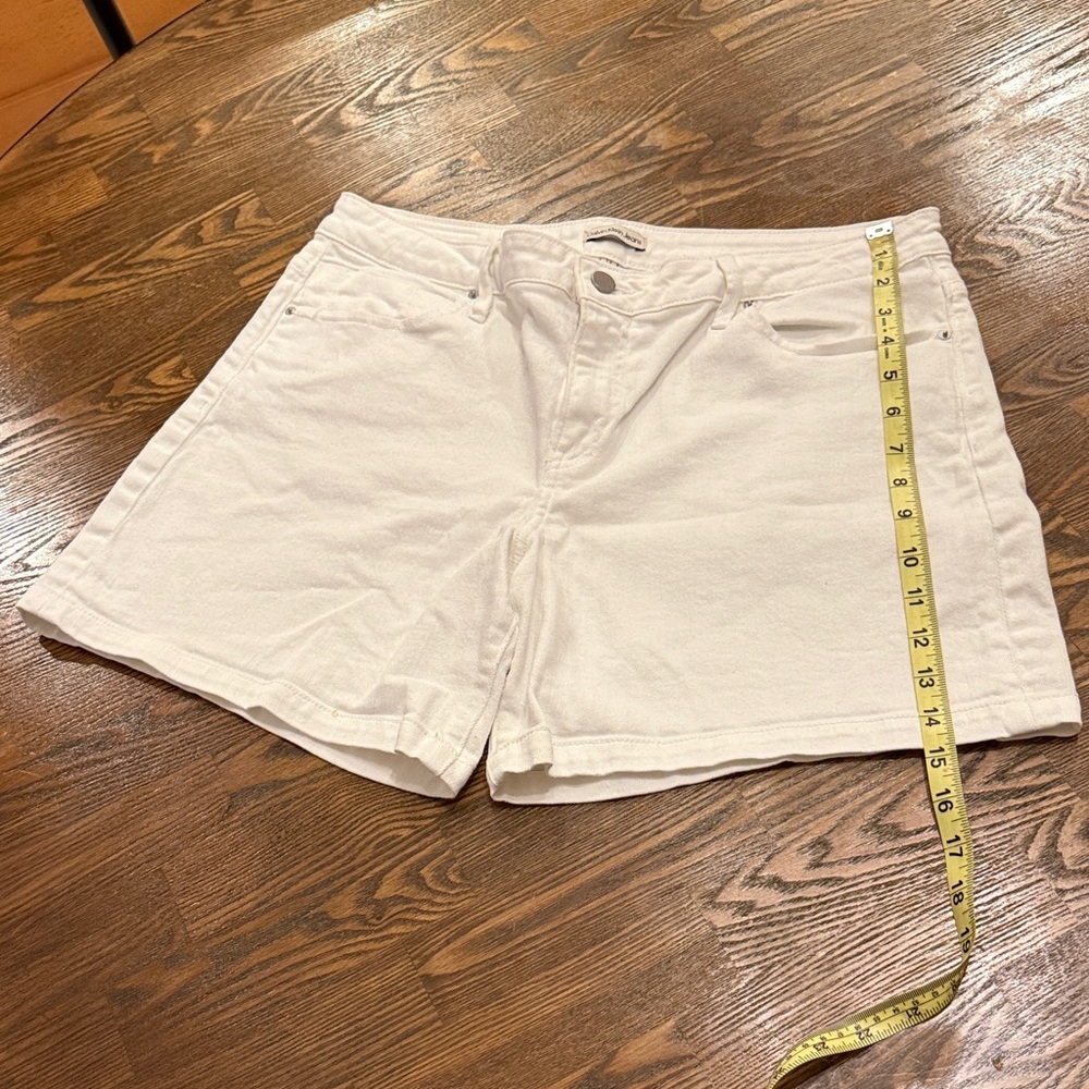 Calvin Klein Jeans Women's Cream Jean Shorts - Picture 3 of 6